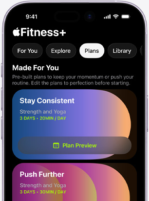 App Apple Fitness+ sur un iPhone affichant l’onglet Programmes avec des programmes personnalisés : Gardez le cap et Se dépasser