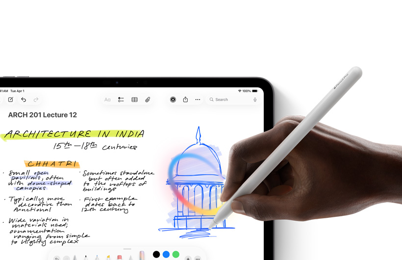 Ruka s Apple Pencilem zakroužkuje náčrtek v Poznámkách na iPadu.